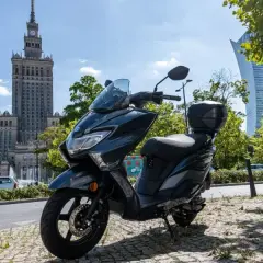 Czy motorower jest pojazdem silnikowym? Poznaj ważne przepisy prawne