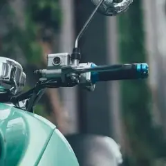 Ile kosztuje ubezpieczenie motoroweru? Sprawdź, co wpływa na cenę