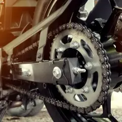Jak rozkuć łańcuch motocyklowy bez uszkodzeń i błędów