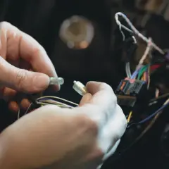 Jak sprawdzić przewody elektryczne w samochodzie i uniknąć kosztownych napraw