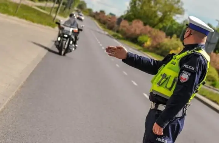 Co grozi za jazdę motorowerem bez uprawnień? Sprawdź kary i konsekwencje