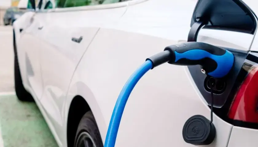 Ile kosztuje jazda samochodem elektrycznym? Nie daj się zaskoczyć!