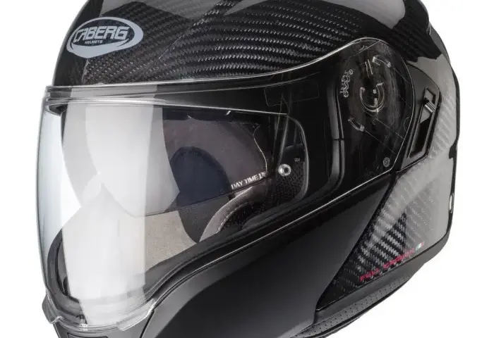 Jakiej firmy kask motocyklowy wybrać, by zapewnić bezpieczeństwo?