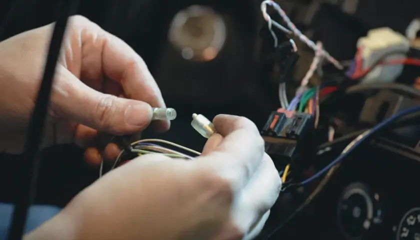 Jak sprawdzić przewody elektryczne w samochodzie i uniknąć kosztownych napraw