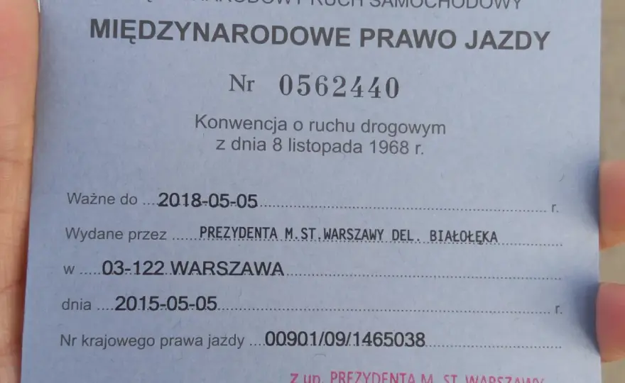 Jak wygląda międzynarodowe prawo jazdy? Odkryj jego tajemnice i znaczenie