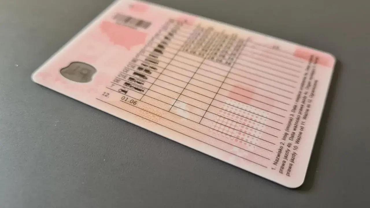 Czy prawo jazdy bezterminowe trzeba wymieniać? Oto co musisz wiedzieć
