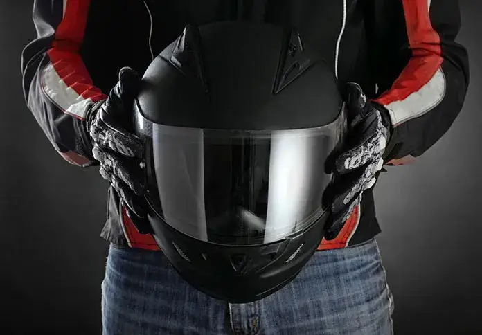 Zdjęcie Najlepsze kaski motocyklowe do 1500 zł – wybierz bezpiecznie i komfortowo